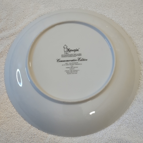 10" Vintage 1973 Kewpie Christmas Plate Dish Art - Picture 8 of 8